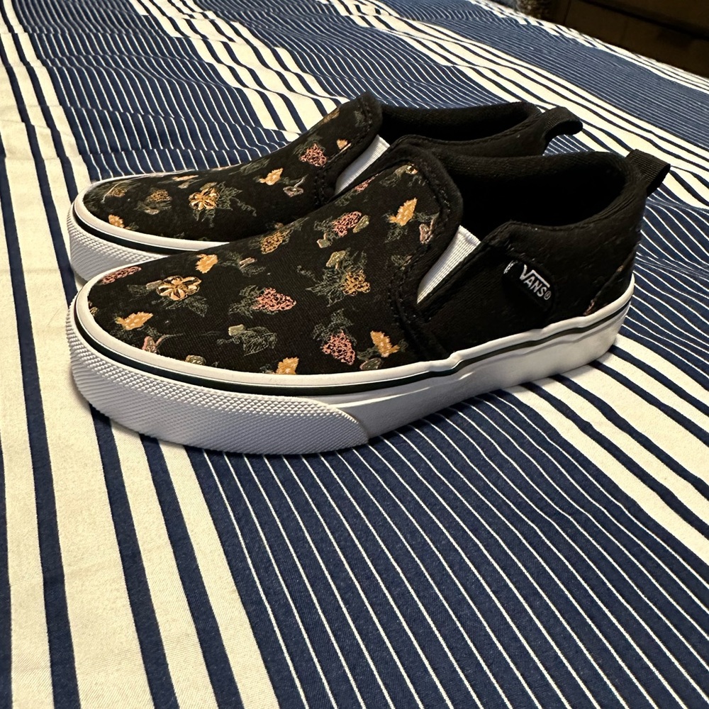 Little Girls Slip on Vans Never Worn, New W/O tags